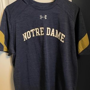 NOTRE DAME TEAM ISSUED T SHIRT